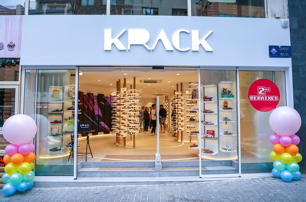 Façana de Krack al Pas de la Casa