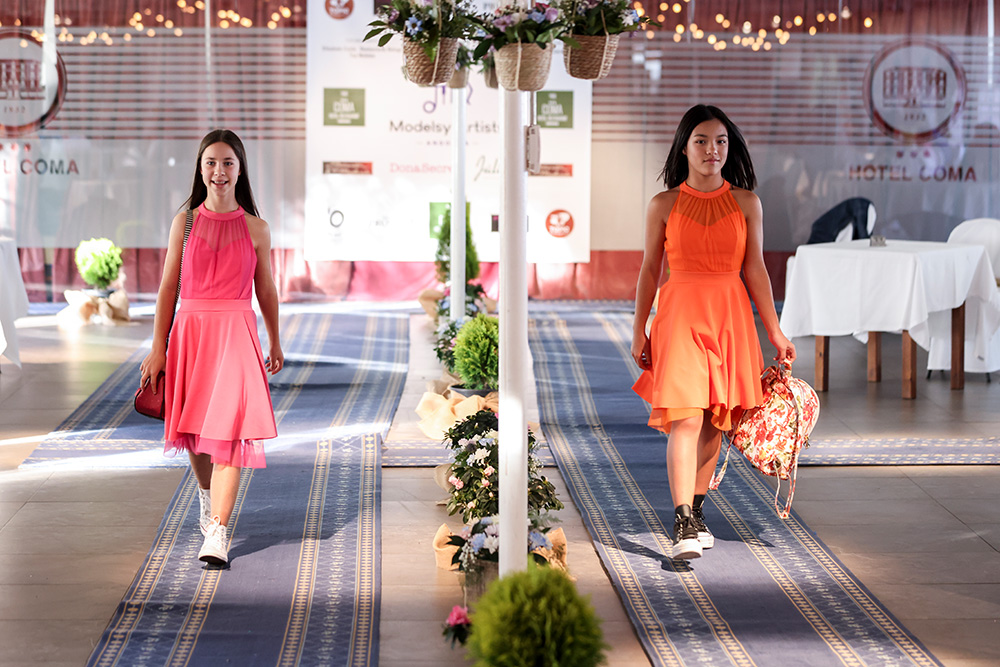 Tot maletes a la desfilada de Desfilada Modelsy Artists Andorra
