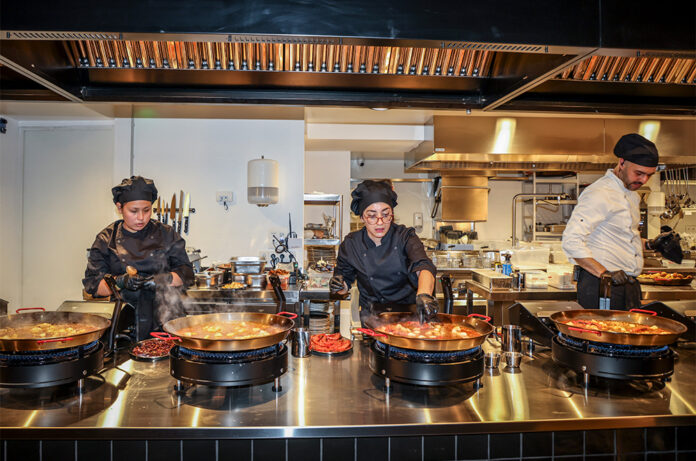 Paellas y Paellos inaugura un nou local