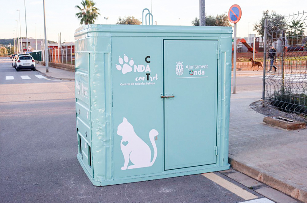 L’Ajuntament d’Onda, a Castelló, promou el programa ‘Onda Cat Control’ mer a millorar l’alimentació dels gats de colònia i la higiene al carrer · Foto: Ajuntament d’Onda