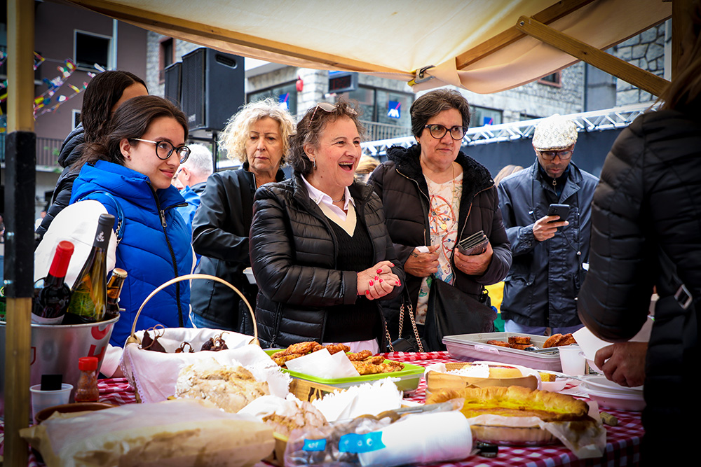 La Setmana de la Diversitat Cultural va omplir Andorra la Vella amb una celebració multicolor que va captivar els cors i les mirades de tots els visitants. Durant nou dies consecutius, del 15 al 23 de maig, la parròquia va acollir una sèrie d'activitats que van posar de manifest la gran varietat de cultures i tradicions que conviuen en la parròquia.