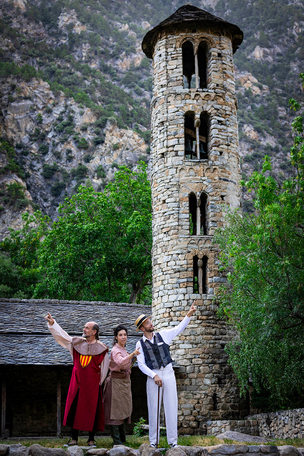 La Santa, el Rus i el Comte a Santa Coloma