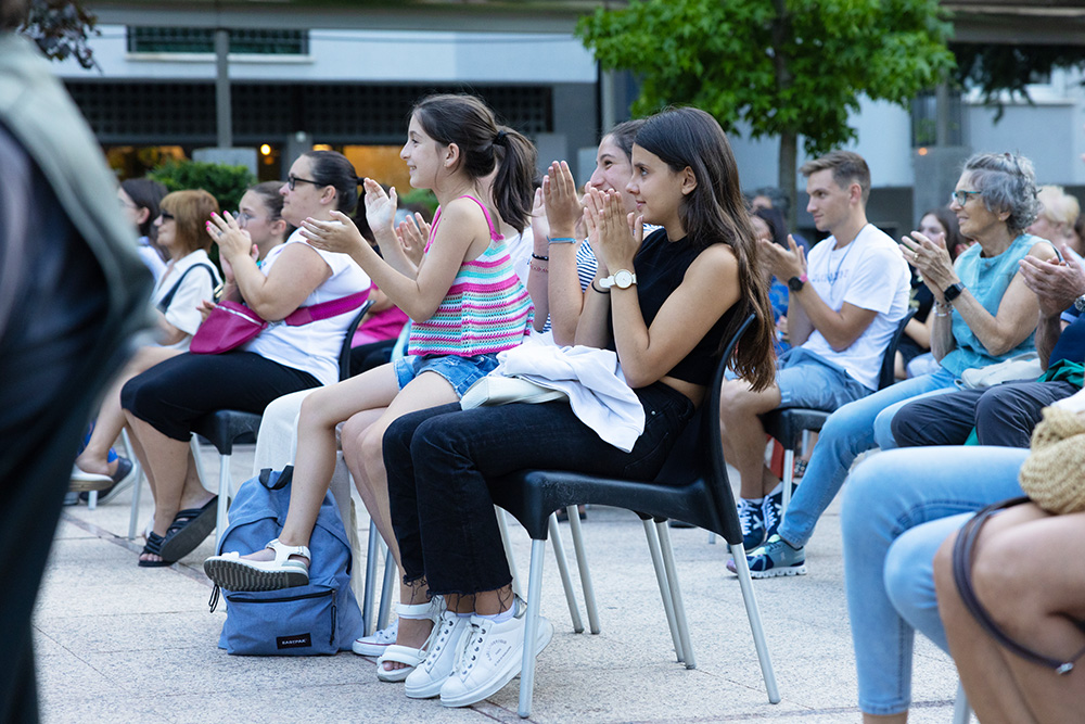La jove revolució teatre i dansa
