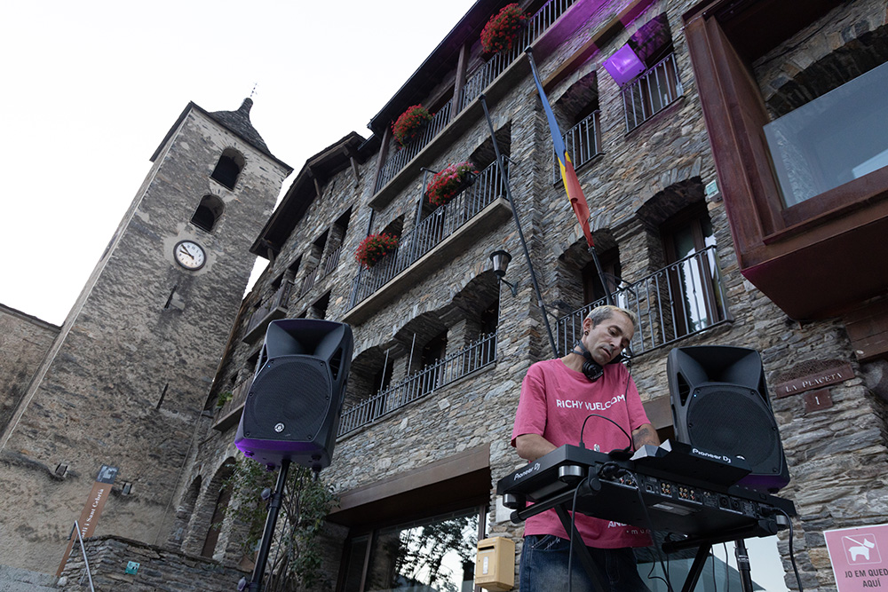 Nits obertes a Ordino amb Música Electrònica