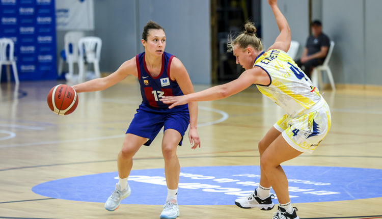 Instants del partit de bàsquet entre Barça CBS i Cadí La Seu
