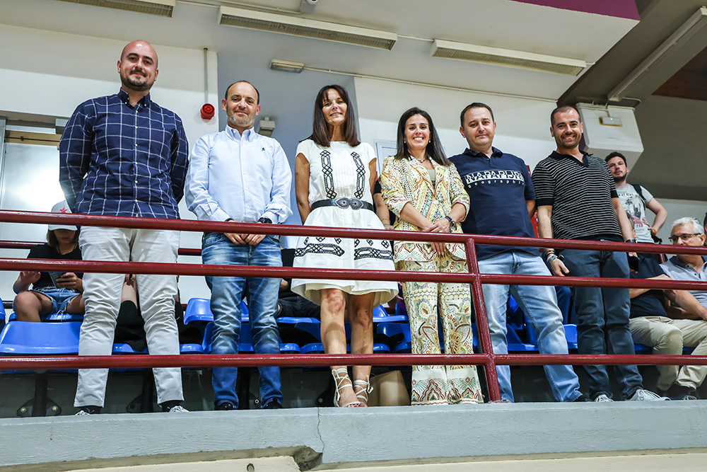 Instants del partit de bàsquet entre Barça CBS i Cadí La Seu