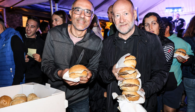 FESTA MAJOR DE LA CORTINADA HAMBURGUESADA -6044