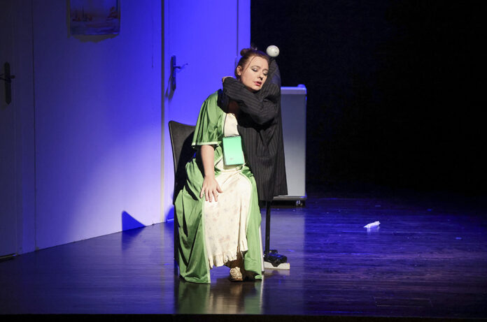 La dona sola obra de teatre