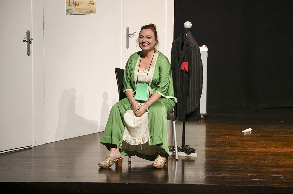 La dona sola obra de teatre