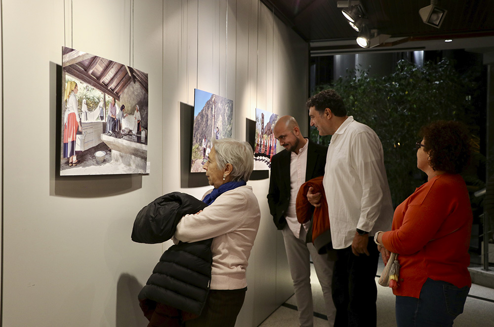 Exposició del grup de folklore casa de portugal a encamp i pas de la casa