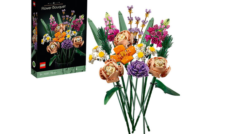 03_Lego Flower Bouquet