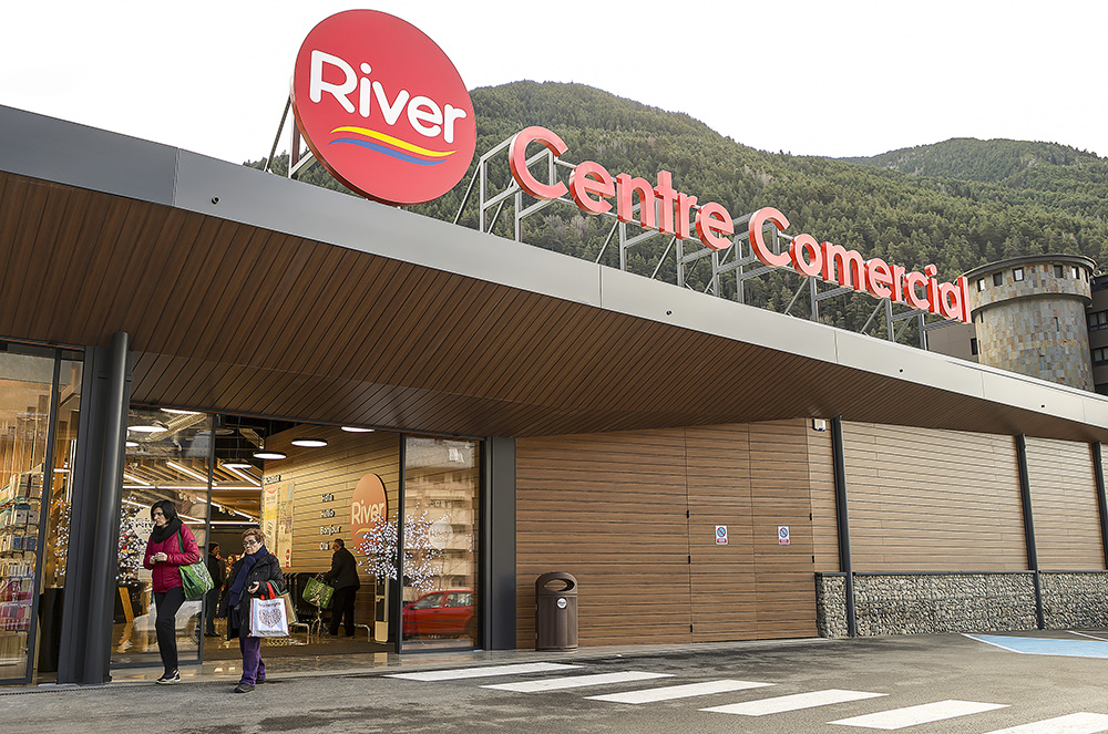 River Centre Comercial a Encamp