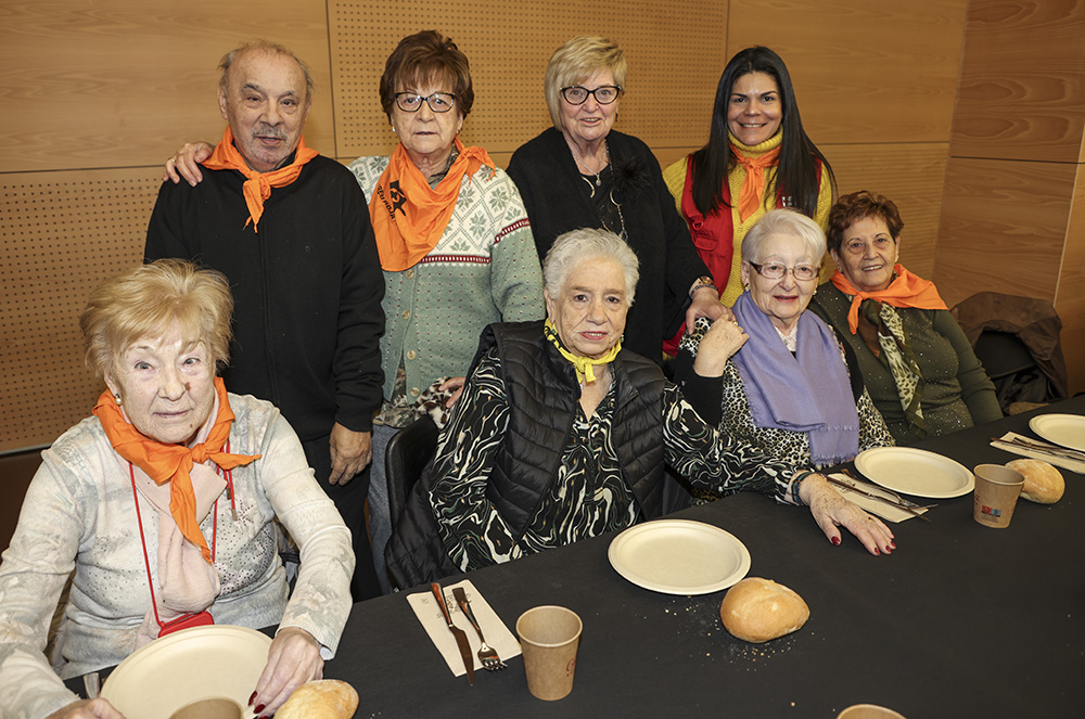 Celebració del Nadal amb la gent gran i la creu roja andorrana