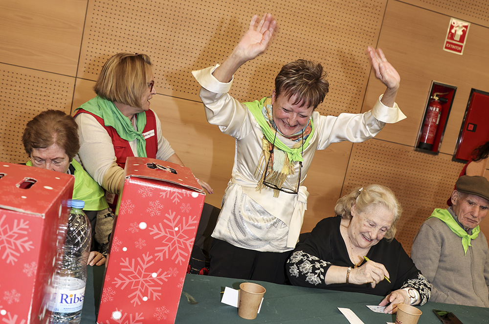 Celebració del Nadal amb la gent gran i la creu roja andorrana