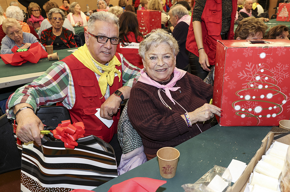 Celebració del Nadal amb la gent gran i la creu roja andorrana