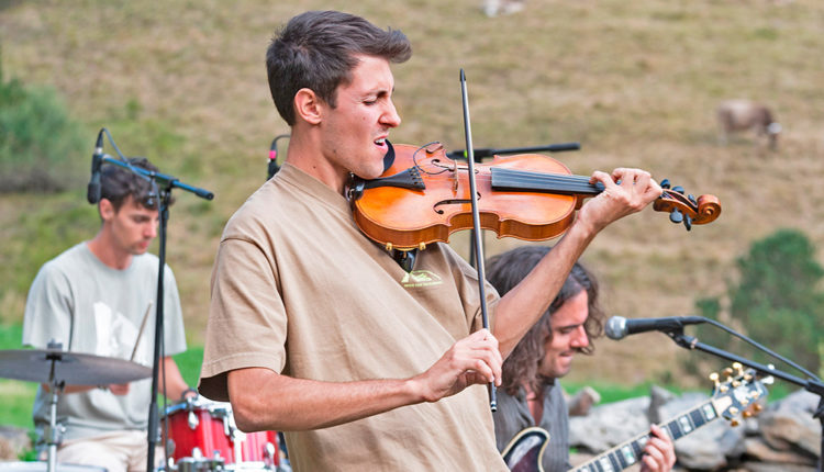 06-ESQUELLA INCLES WALKING MUSIC FESTIVAL 20250823 9