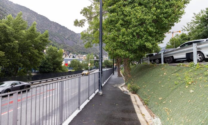 Un nou tram de voravia millora la seguretat a la CG1