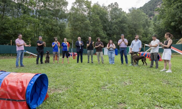 Ordino inaugura un nou recinte esportiu d’agilitat canina al Prat de la Molina