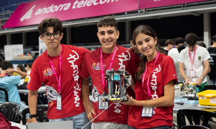 La robòtica educativa va omplir el Pavelló Toni Martí